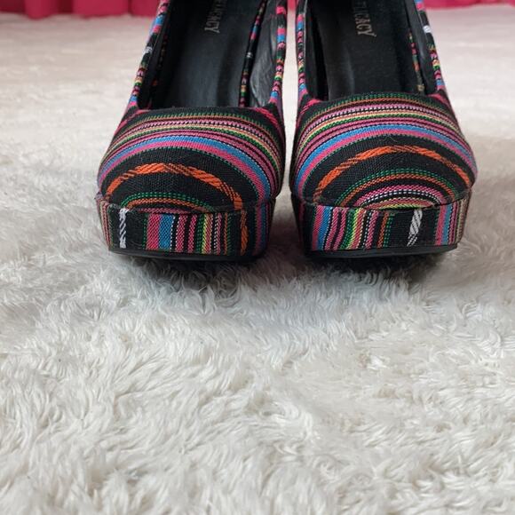 Delicacy Textured stripe platform stiletto heels, size 8.5 - Picture 6 of 11